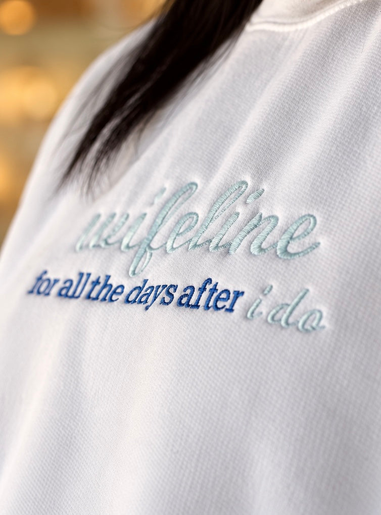 Signature Wifeline Crewneck