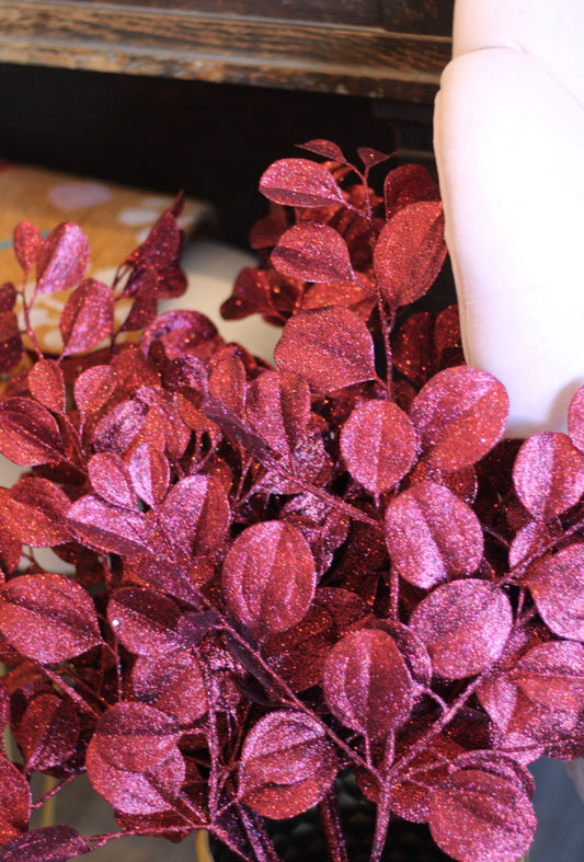 Burgundy dogwood sprays ￼