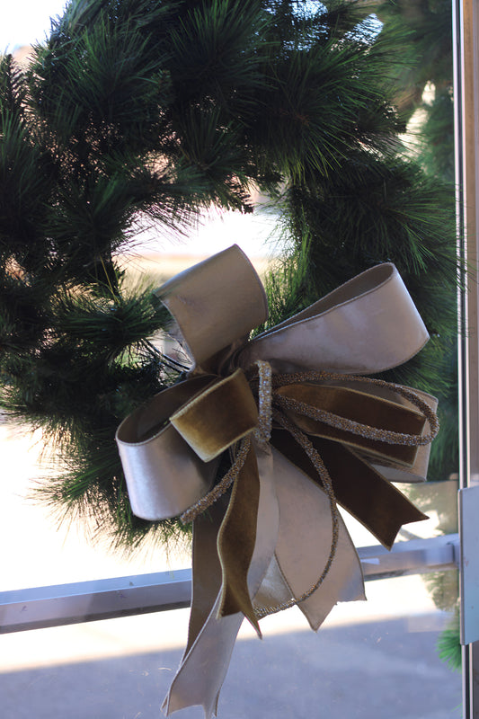 Champagne velvet wreath